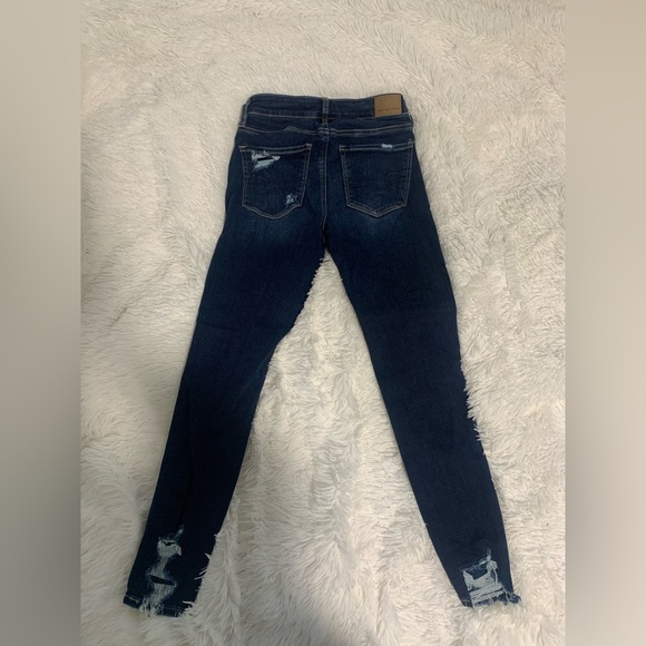 Dark wash ripped American eagle jeans - Picture 3 of 3